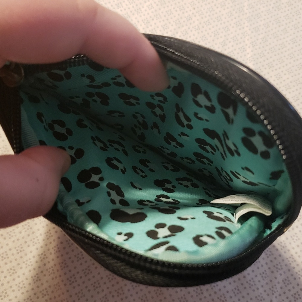 Small Hello Kitty Pouch - Picture 3 of 3